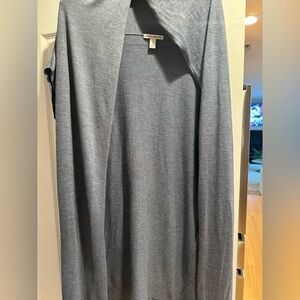 Autumn Cashmere wrap with sleeves 

Excellent condition

Heathered blue color